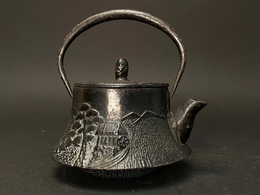Nanbu Tekki small Black Teapot, Japanese hand Crafted kettle, Antique farm house and pine tree Pattern, 350ml, 12oz w/Infuser, Tea Kettle