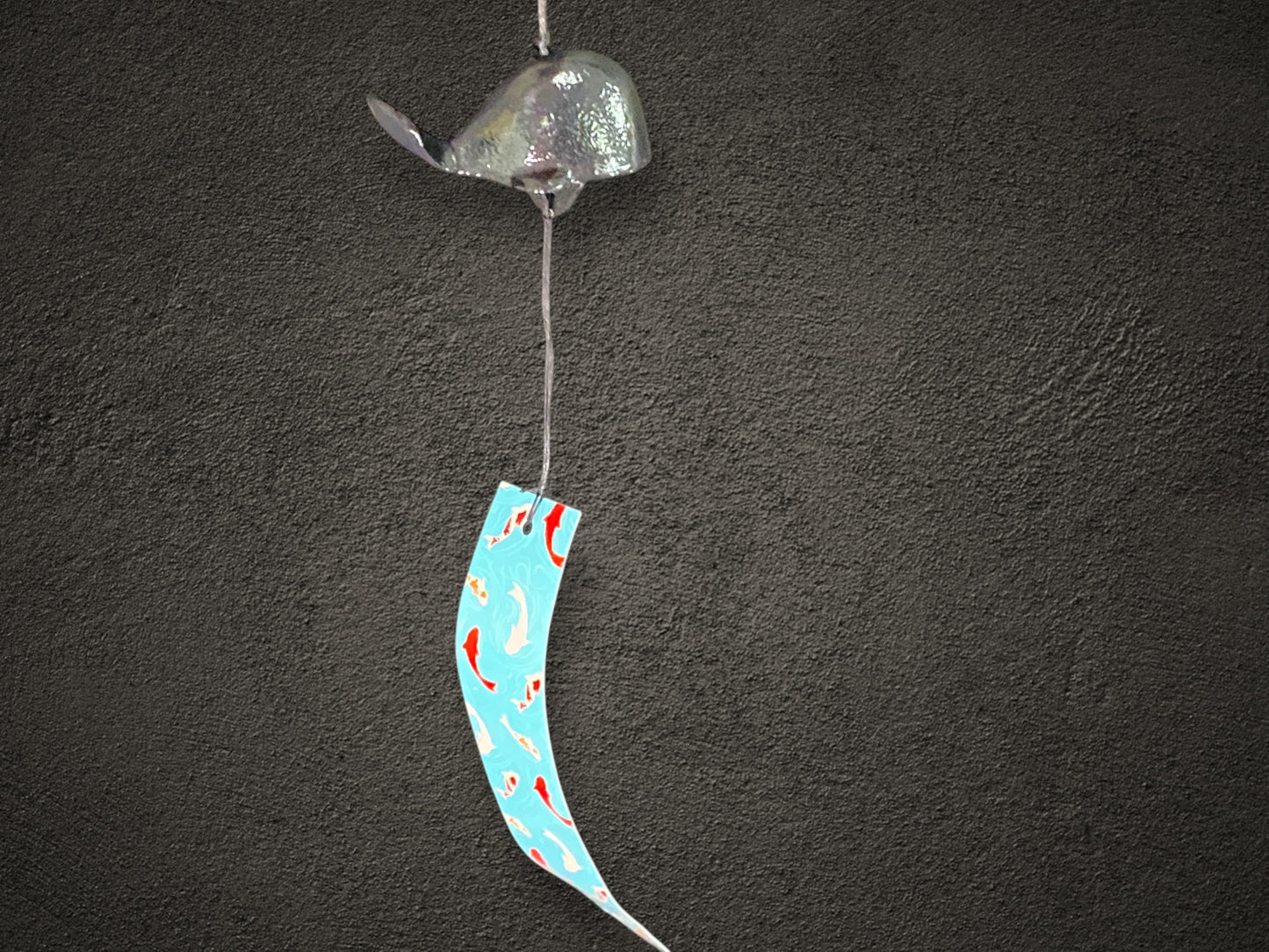 Cast Iron Wind Chimes Bell Sound, with 3 wind tails, New Gold Sparrow, Goldfish, Whale Garden Decor bell