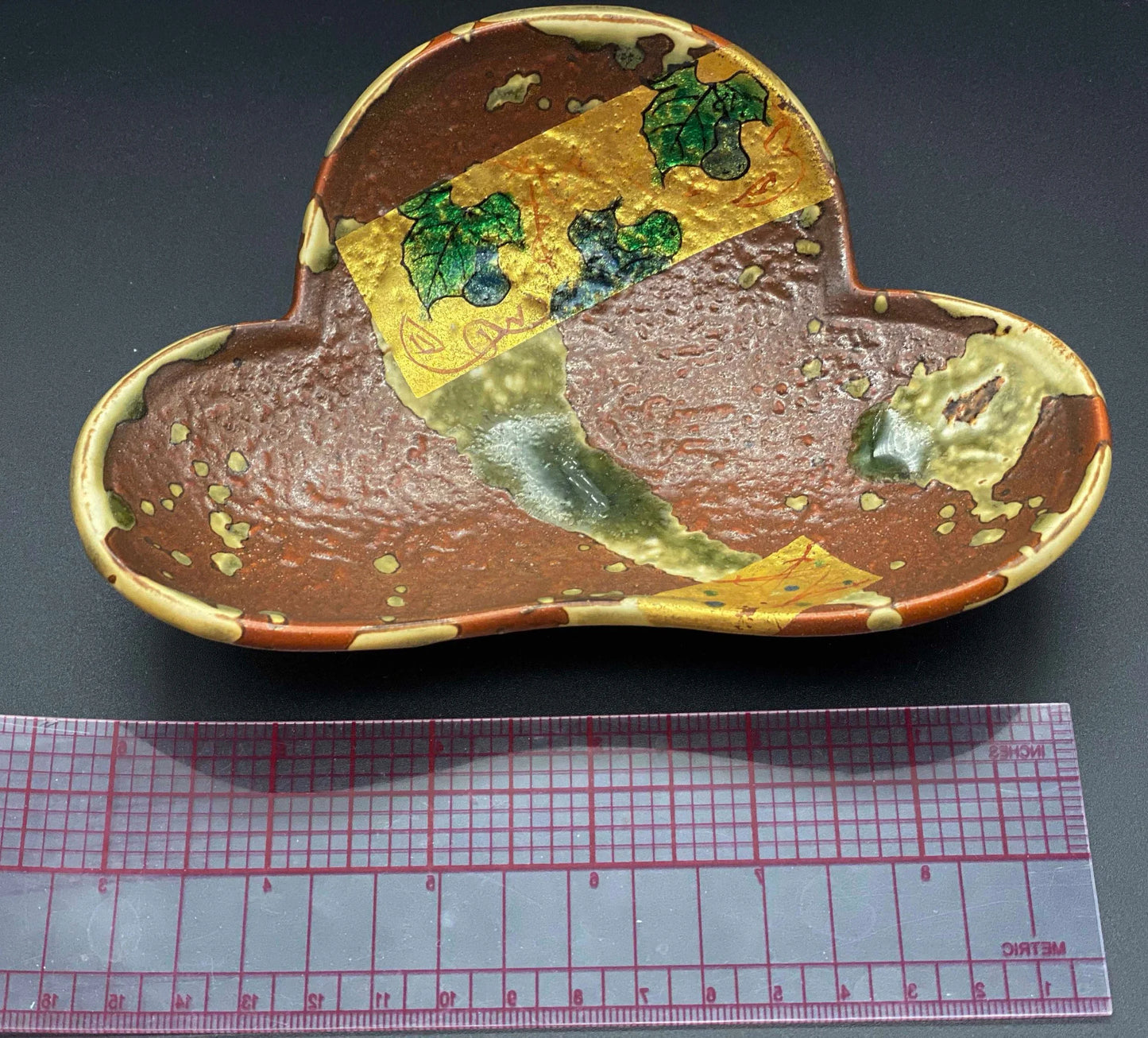 Japanese Gold uinique Plate Art Pottery, maker signed, leaf shape Dessert trinket, Leaf Pattern hand painted