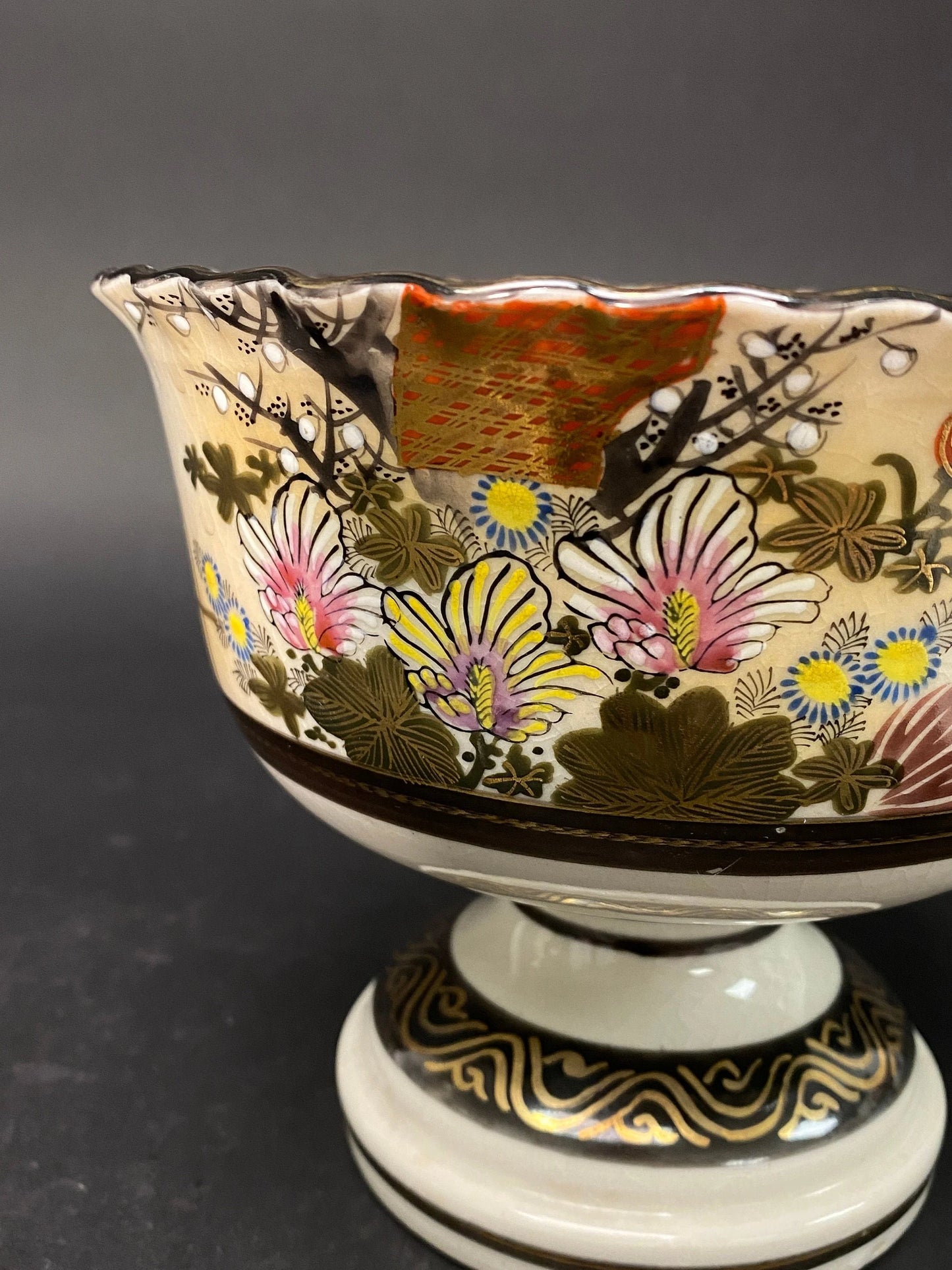 Old Kutani yaki ware Compote bowl, Dia 6.25" ruffled rim Ikebana Vase, Flower Arrangrment Container, Japanese Vintage, Made in Japan