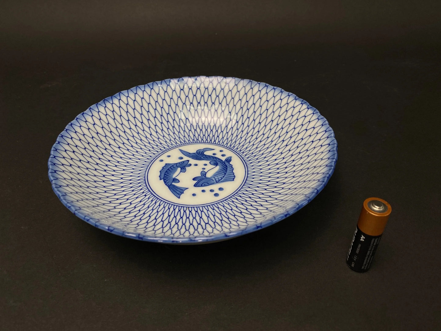 Ryuho Kiln Fish Couple Plate Blue and White 7.75"