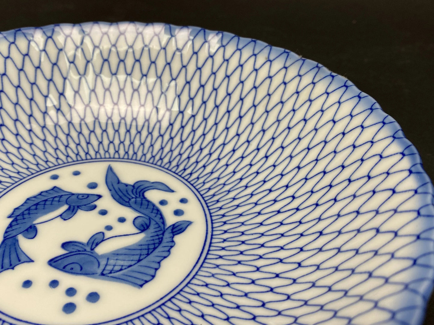 Ryuho Kiln Fish Couple Plate Blue and White 7.75"