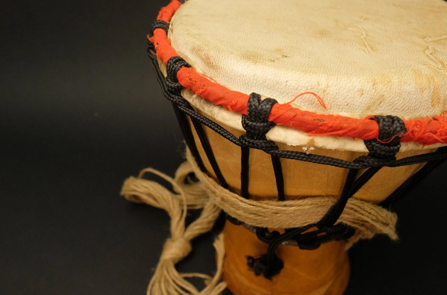 Japanese traditional Musical Djembe Wood Drum：Red waist strap in mint condition