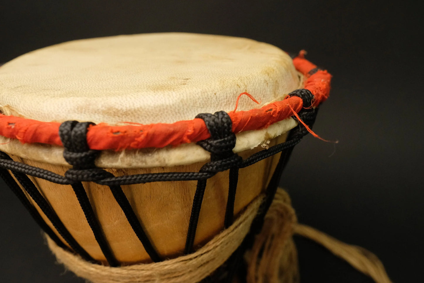 Japanese traditional Musical Djembe Wood Drum：Red waist strap in mint condition