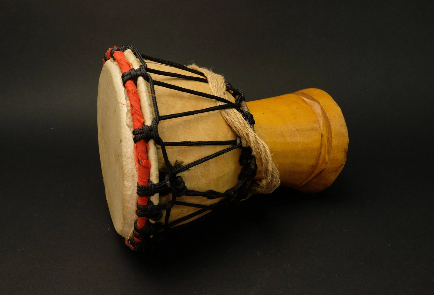Japanese traditional Musical Djembe Wood Drum：Red waist strap in mint condition