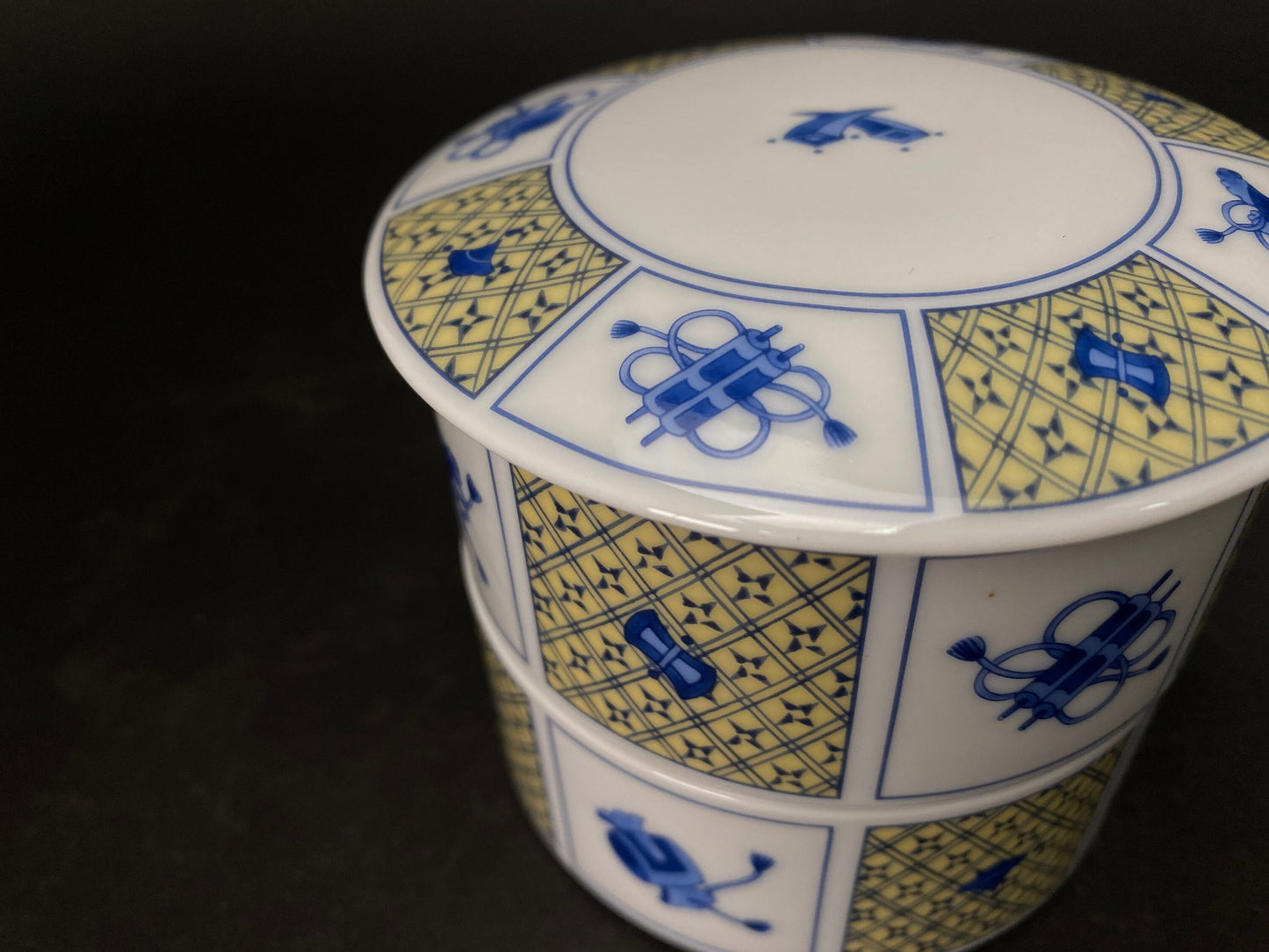 Nippon TACHIKICHI 2 layers Container, Japanese treasure blessing lucky Candy box W4"w/box, porcelain