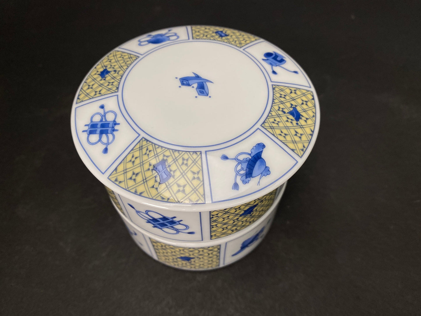 Nippon TACHIKICHI 2 layers Container, Japanese treasure blessing lucky Candy box W4"w/box, porcelain