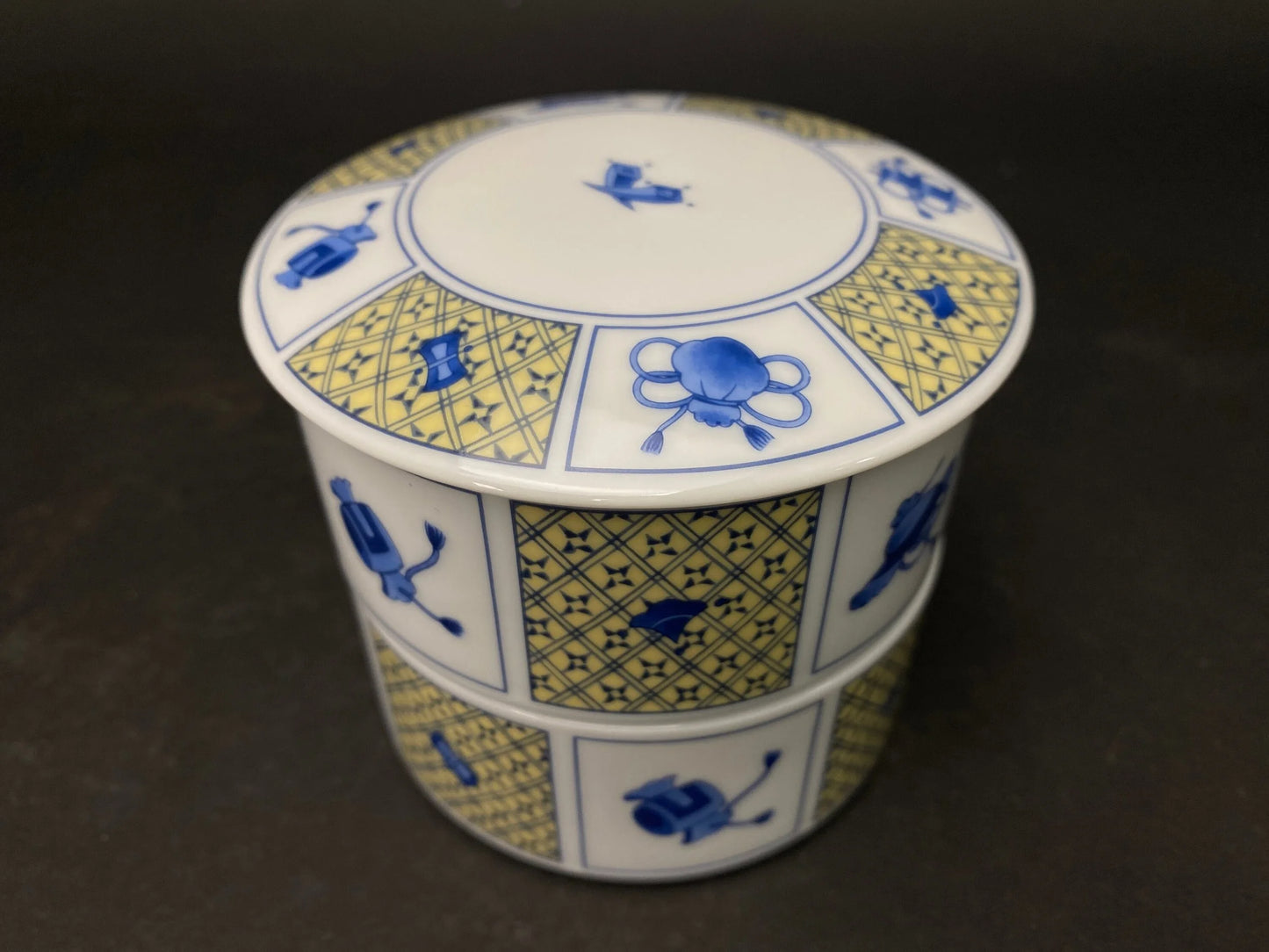 Nippon TACHIKICHI 2 layers Container, Japanese treasure blessing lucky Candy box W4"w/box, porcelain