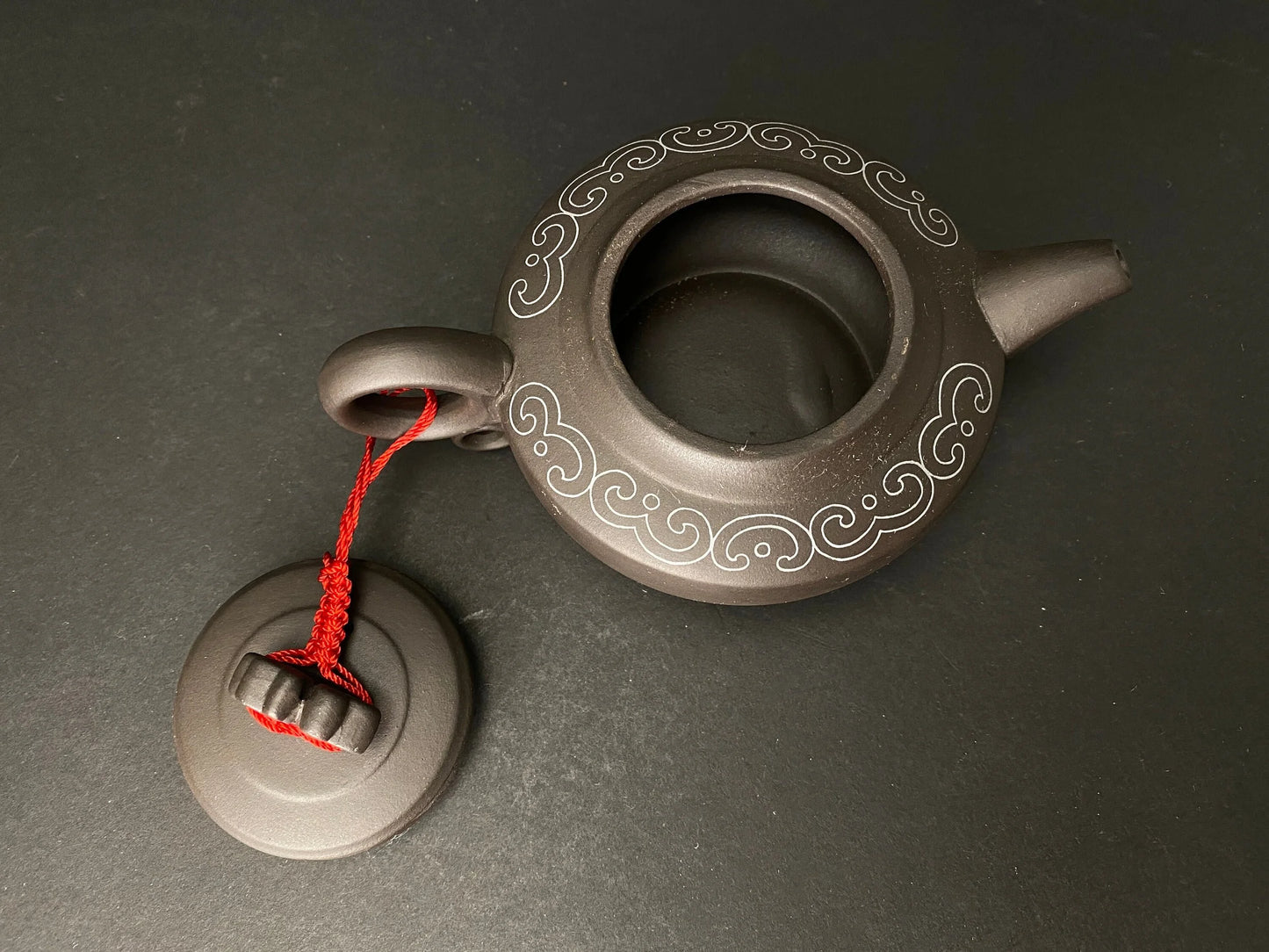 Tokoname Teapot Tea Kettle Japanese Pottery, Lid with red rope, Mint Condition, tea ceremony