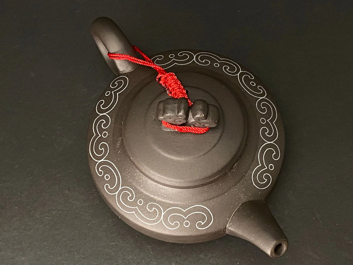 Tokoname Teapot Tea Kettle Japanese Pottery, Lid with red rope, Mint Condition, tea ceremony