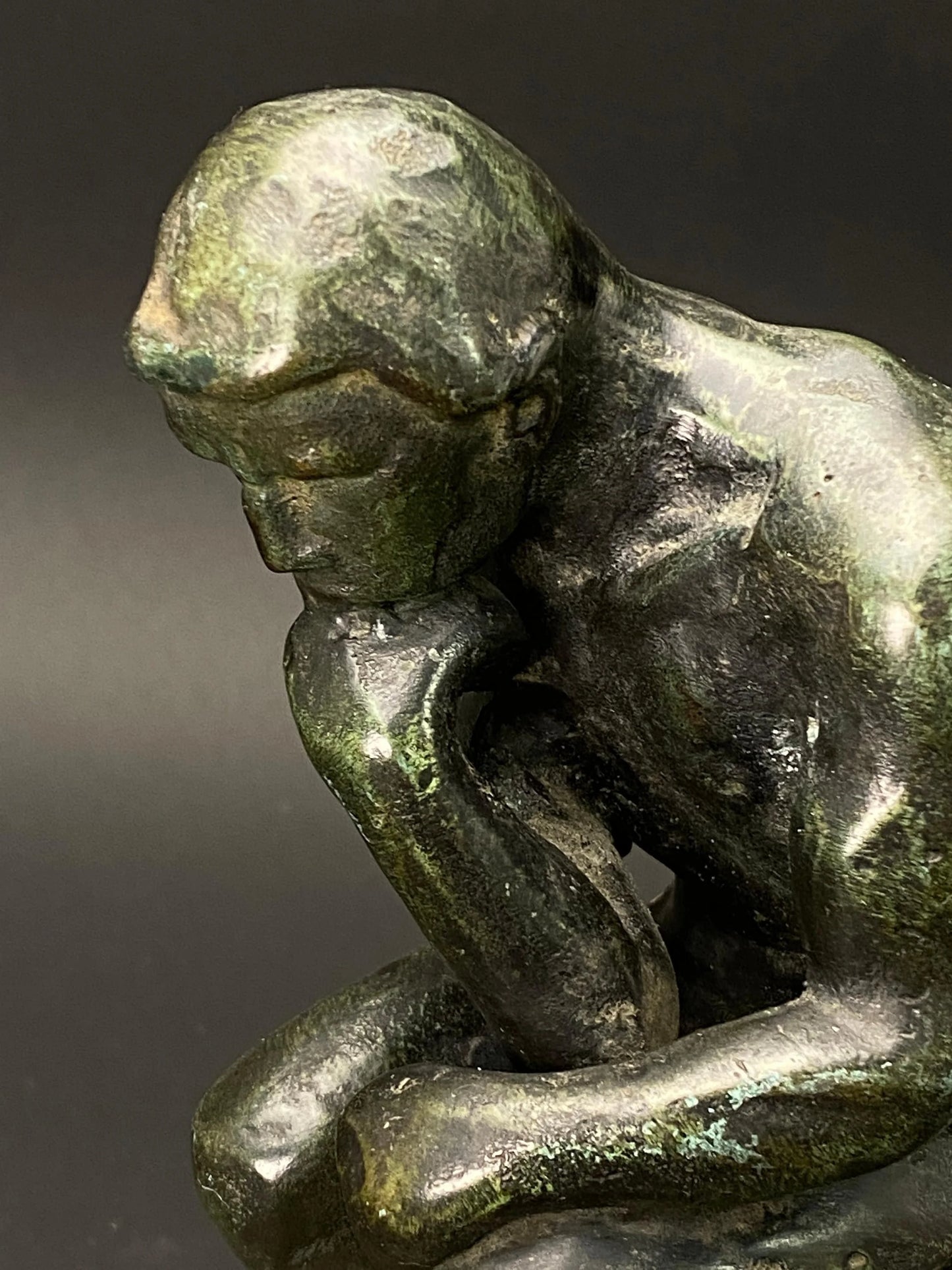 Japanese H9" Rodin's Bronze Statue The Thinker: green bronze Decorative on Wooden Base