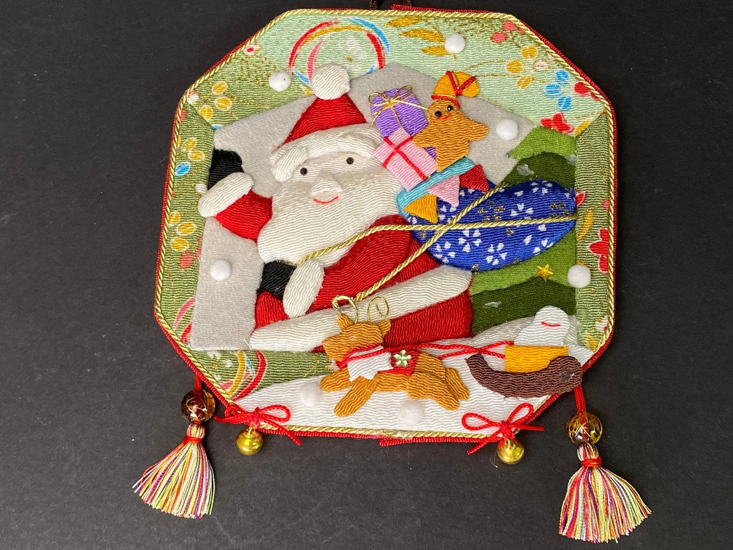 Japanese Fabric Sculpture Wall Decor,  Christmas Santa Claus, 5.5" Handcrafted Cottage Crafts