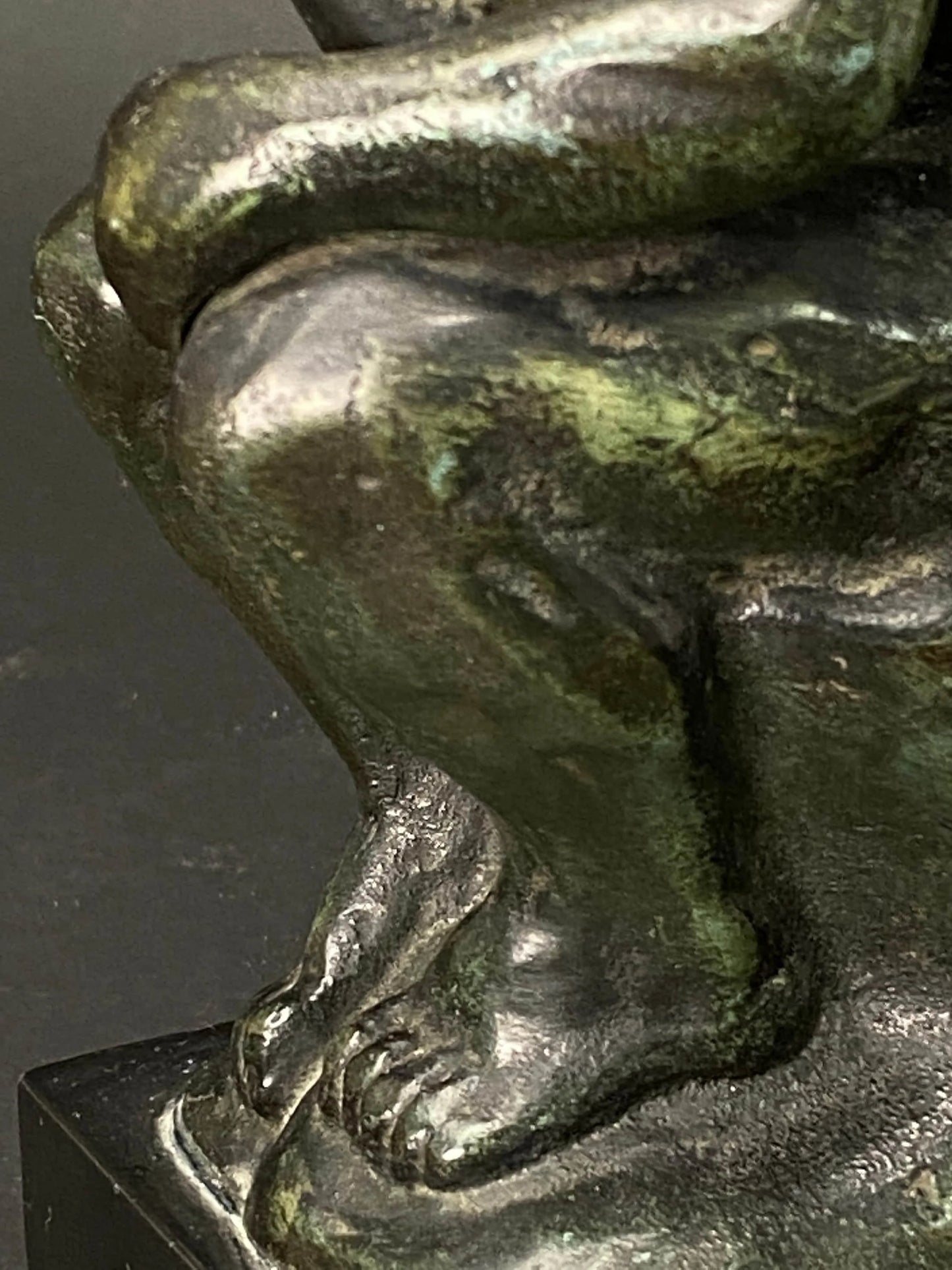 Japanese H9" Rodin's Bronze Statue The Thinker: green bronze Decorative on Wooden Base