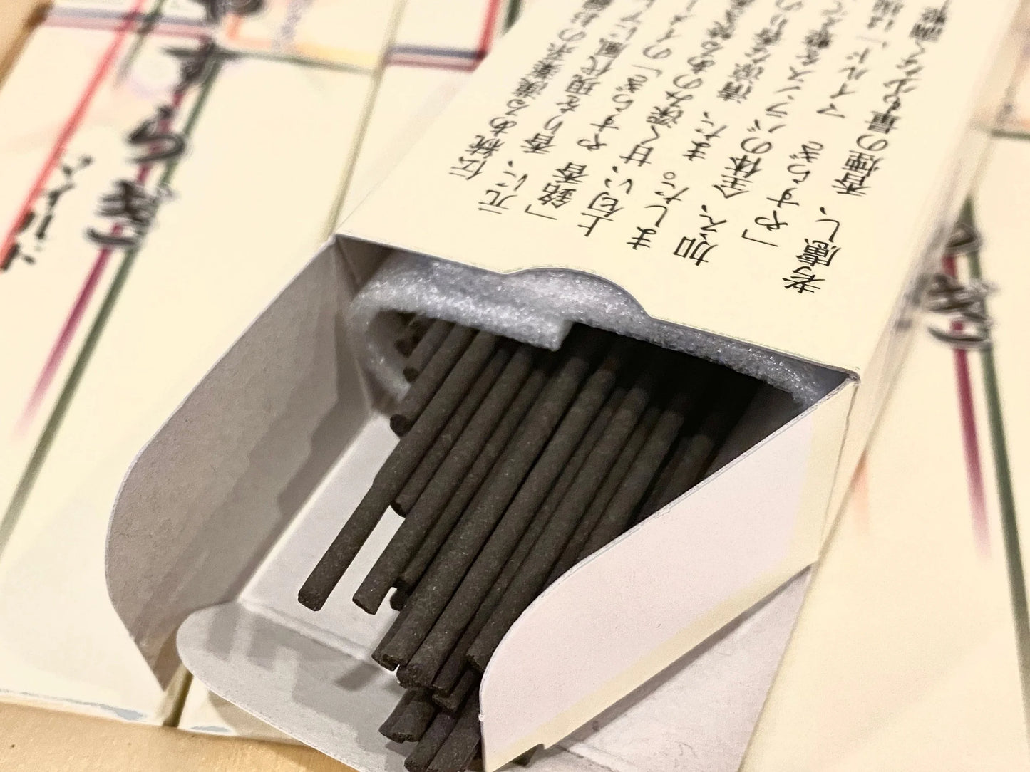 Japanese Incense Sticks with gift box, High Quality incense sticks, Gyokuhatsudo, local sold only, Kachoho Yasuragi Mild Hamaya