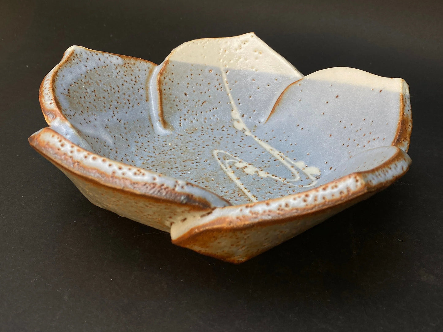 Japan Shino ware yaki Collectible Bowl, Ryugetsu Kiln, big bowl W8.3", Floral Shape, in blue, Mino ware Japanese Pottery