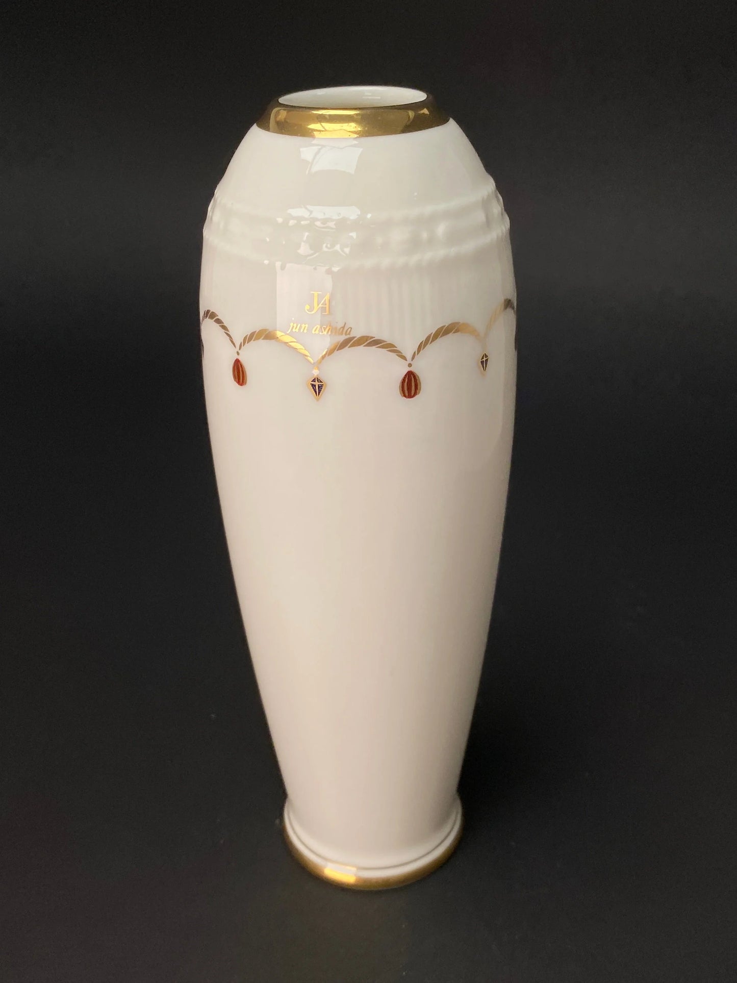 Japanese Porcelain Ikebana Vase: Snow White Art Deco Decor
