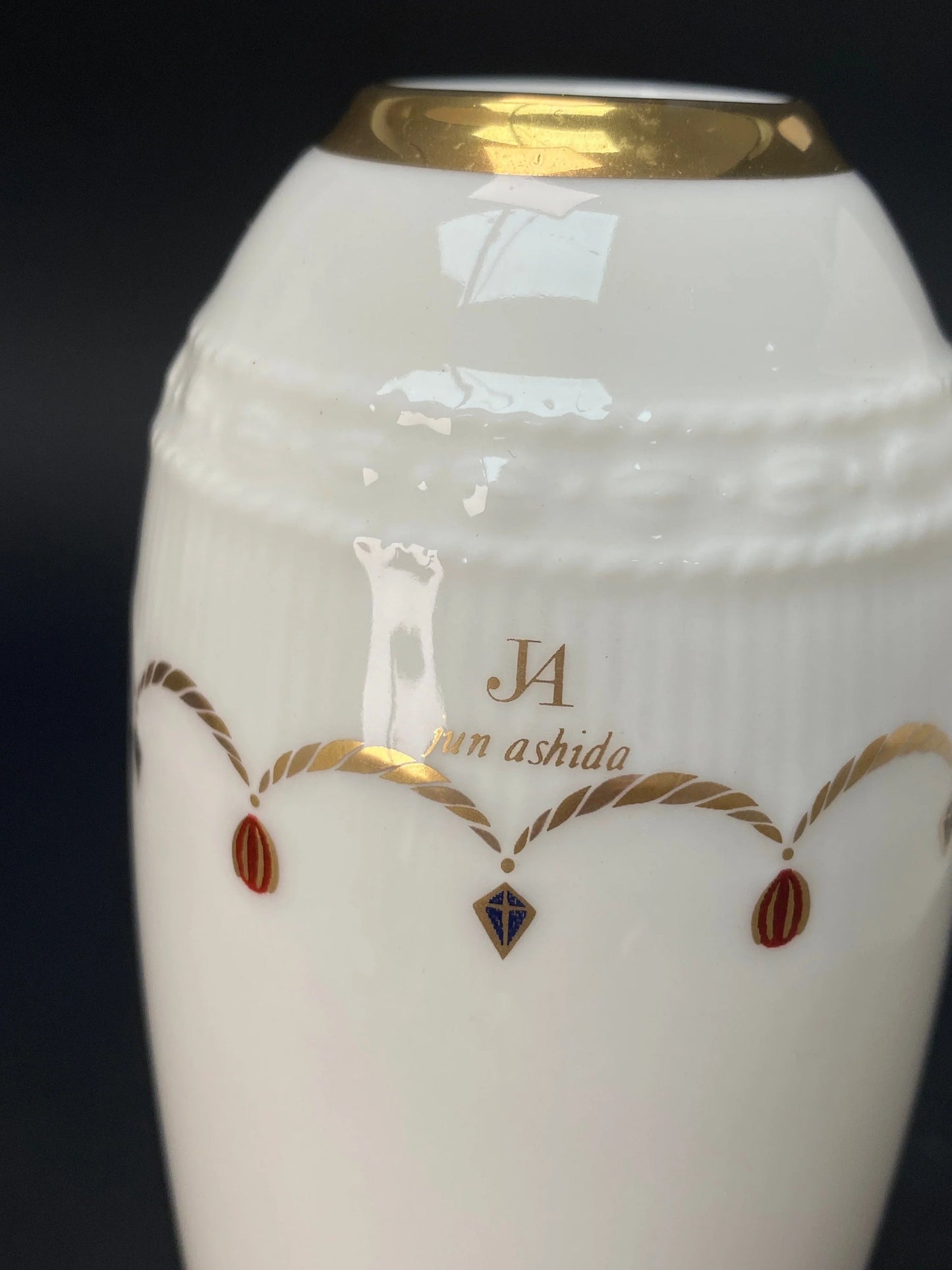 Japanese Porcelain Ikebana Vase: Snow White Art Deco Decor
