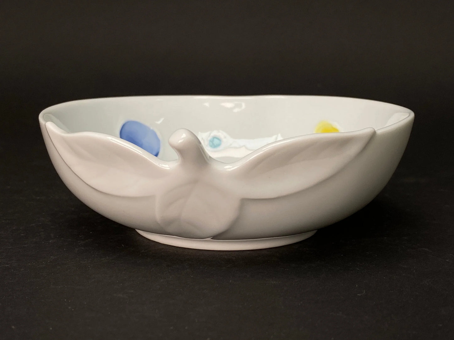 Arita ware yaki Apple shape white bowl with original Box. Open Box, Spot pattern