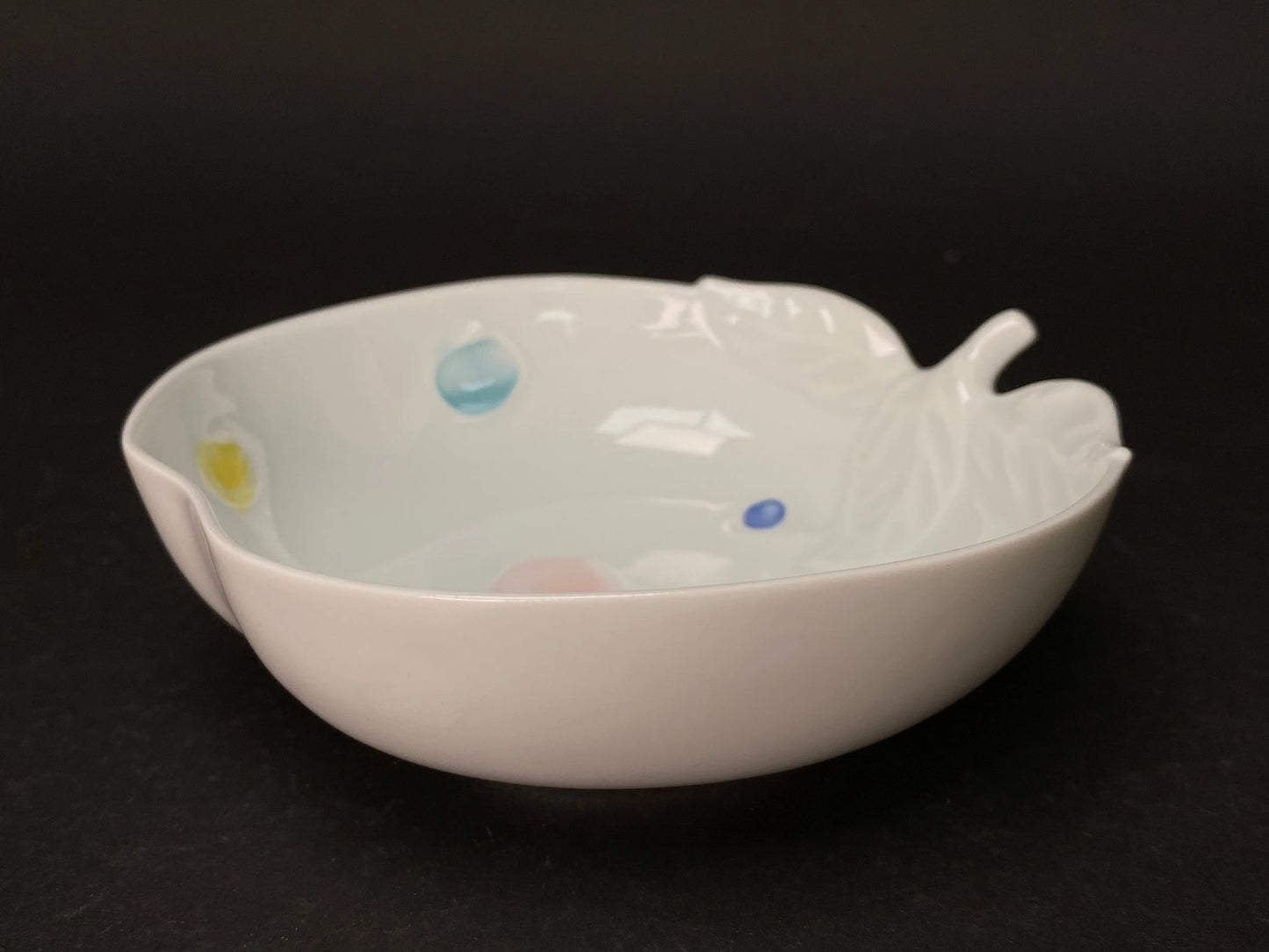 Arita ware yaki Apple shape white bowl with original Box. Open Box, Spot pattern
