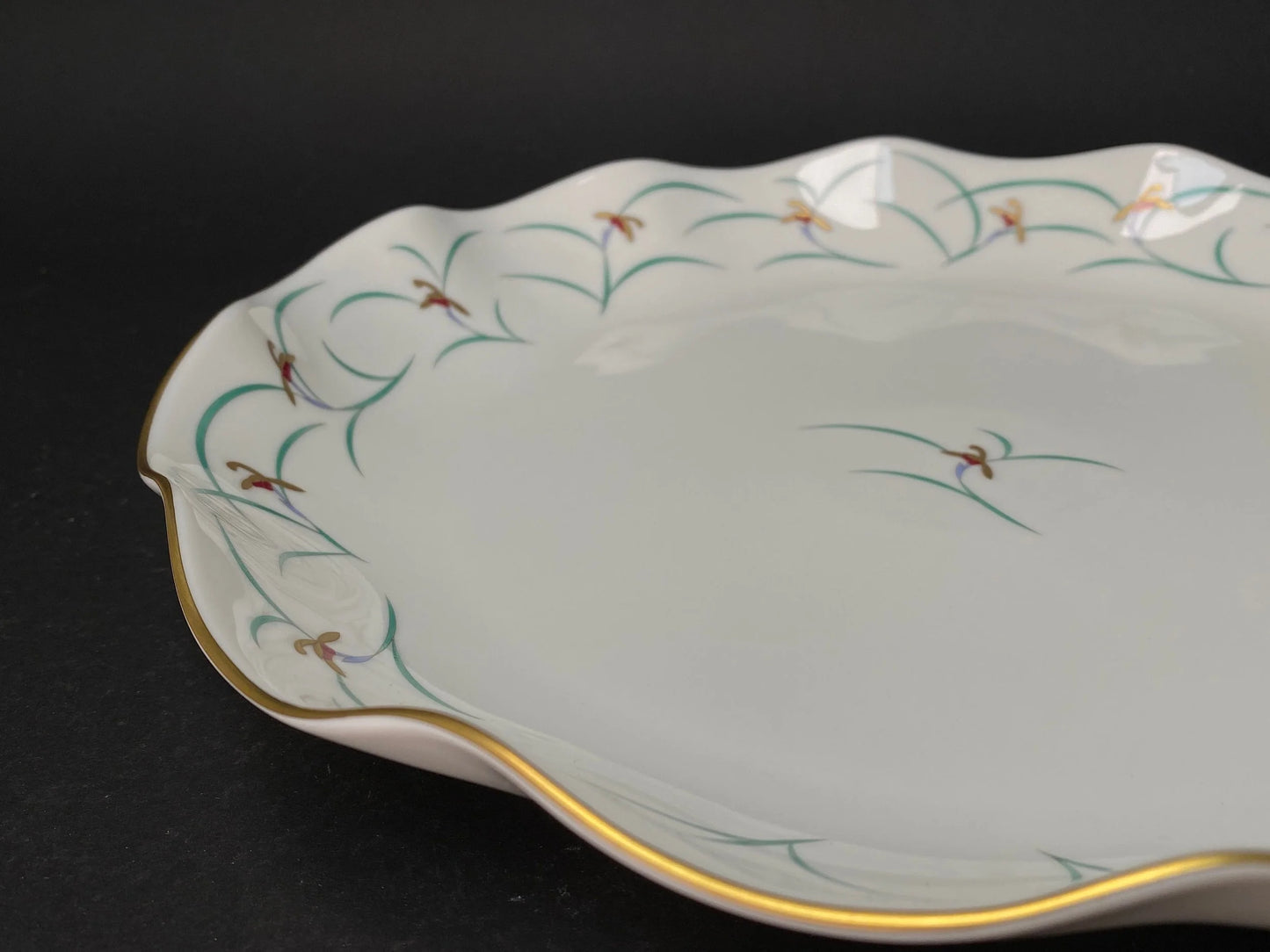 KORANSHA Luxury Porcelain Plate with gift box,Dish, Japanese trinket with Gold Trim, Iris Flower, Elegant bowl with Box, Open box