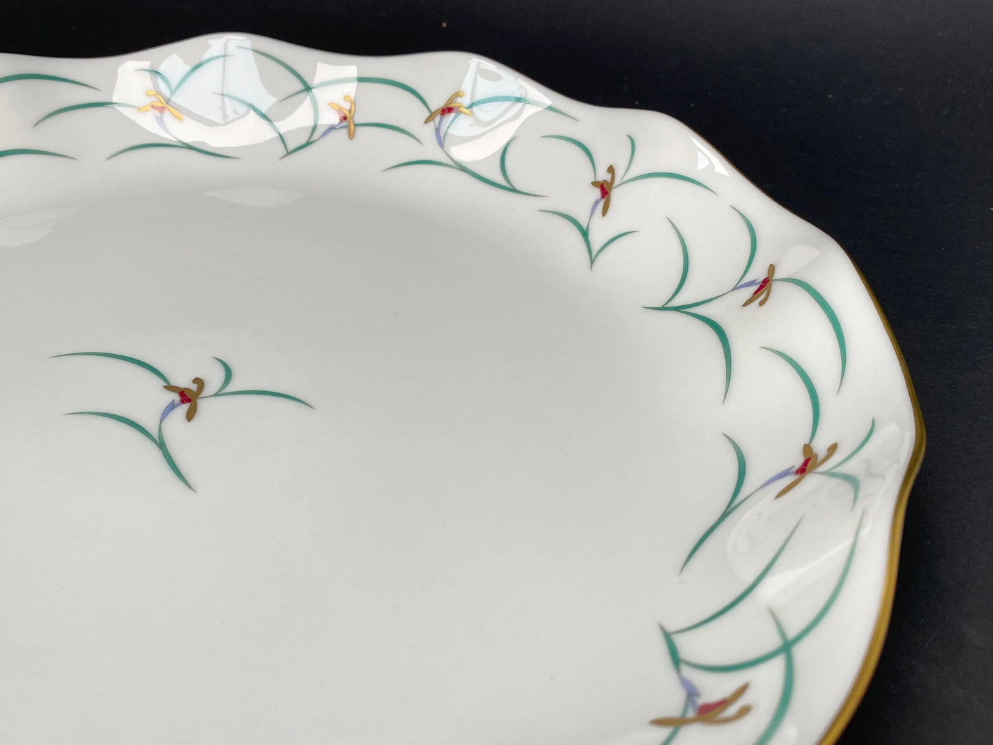 KORANSHA Luxury Porcelain Plate with gift box,Dish, Japanese trinket with Gold Trim, Iris Flower, Elegant bowl with Box, Open box