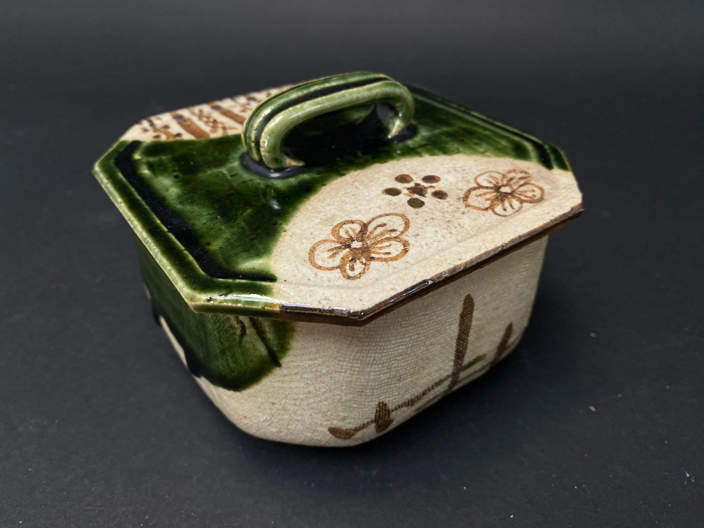 Oribe ware yaki Bowl, with wooden box, Green glaze Lidded BOWL, Japanese Antique Chawan Tea Ceremony w/maker mark