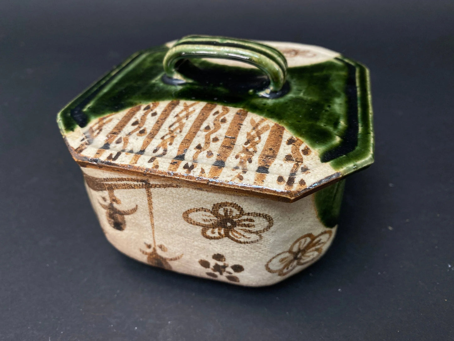 Oribe ware yaki Bowl, with wooden box, Green glaze Lidded BOWL, Japanese Antique Chawan Tea Ceremony w/maker mark