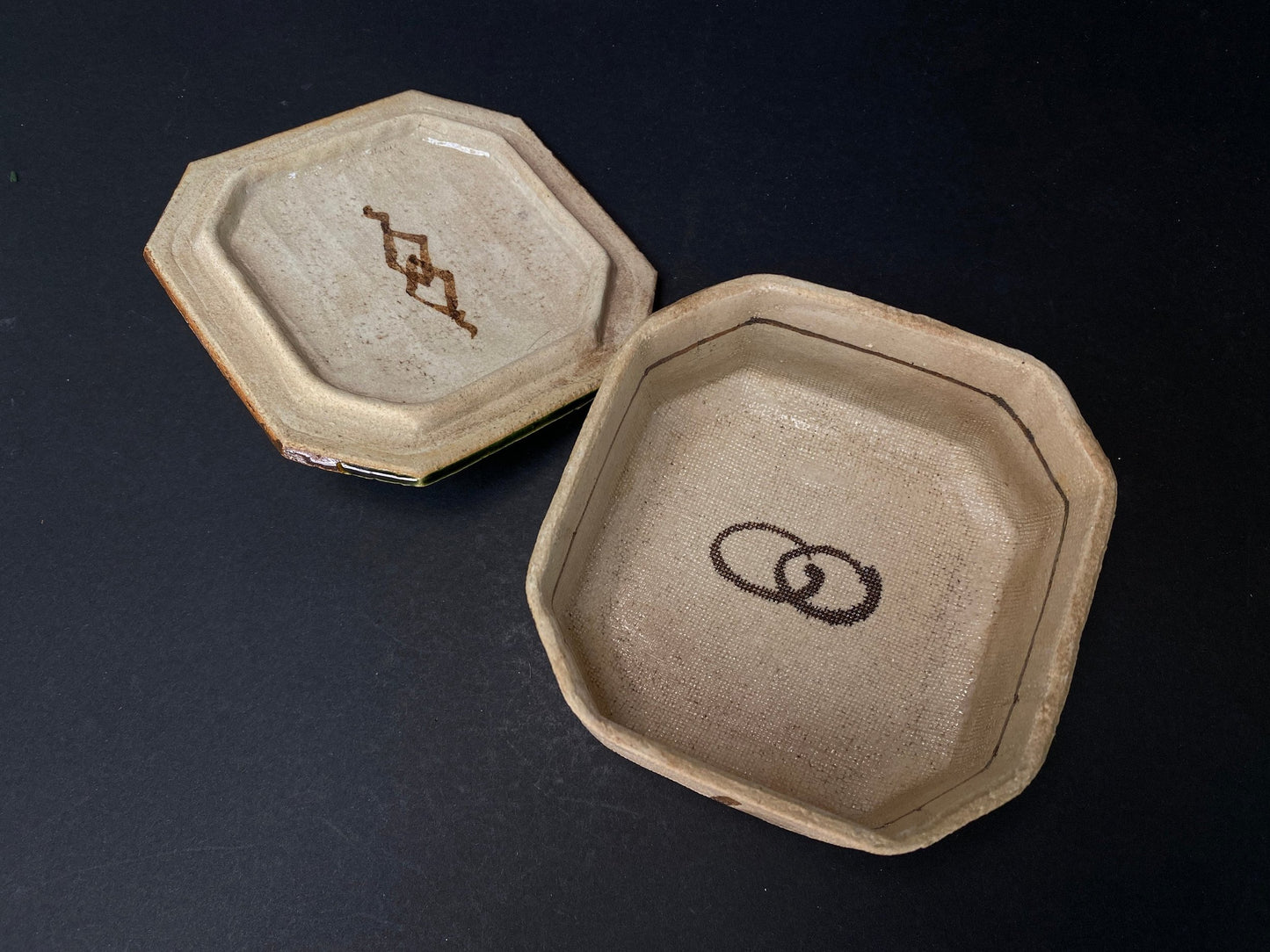 Oribe ware yaki Bowl, with wooden box, Green glaze Lidded BOWL, Japanese Antique Chawan Tea Ceremony w/maker mark