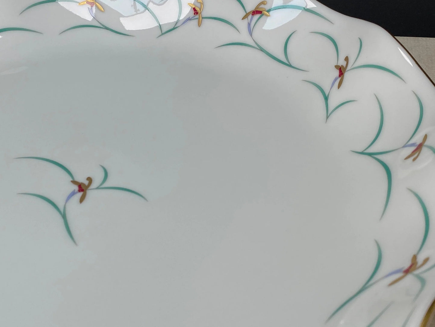 KORANSHA Luxury Porcelain Plate with gift box,Dish, Japanese trinket with Gold Trim, Iris Flower, Elegant bowl with Box, Open box