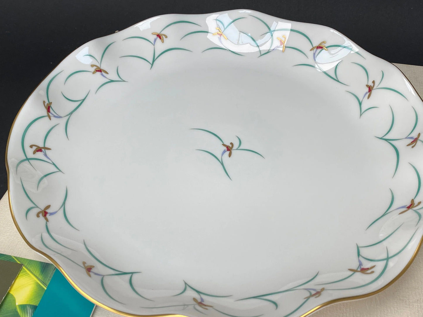 KORANSHA Luxury Porcelain Plate with gift box,Dish, Japanese trinket with Gold Trim, Iris Flower, Elegant bowl with Box, Open box