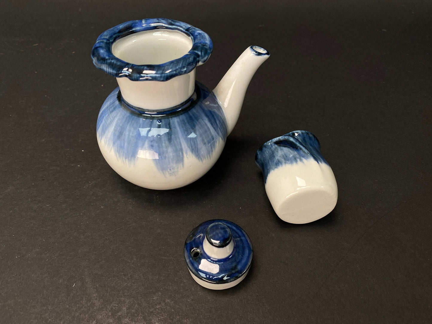 Japanese Ceramic table ware set of 7, sauce bottle, sake cup, lidded bowl, 4 bowls in different size,  Blue and White, Floral design