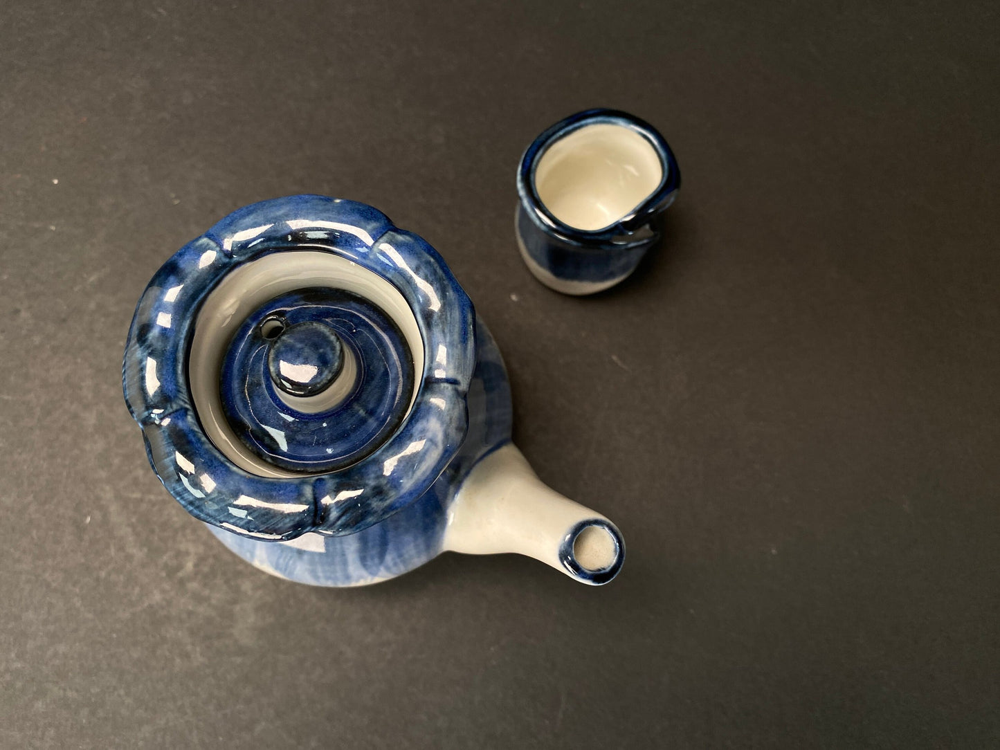 Japanese Ceramic table ware set of 7, sauce bottle, sake cup, lidded bowl, 4 bowls in different size,  Blue and White, Floral design