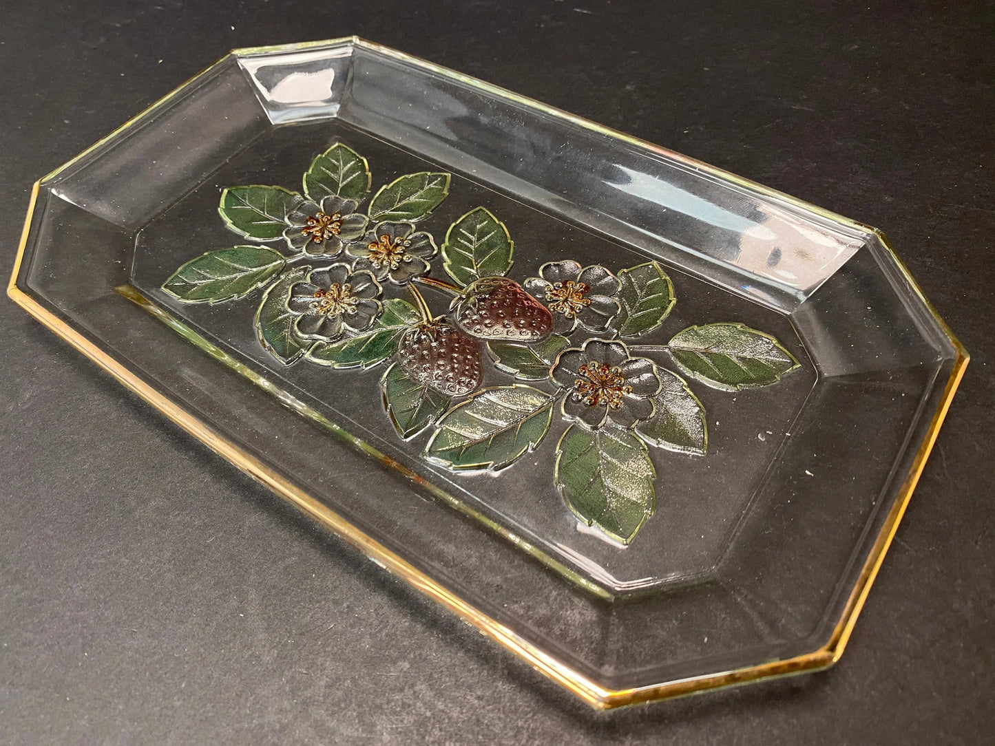 Japanese rectangular 4 pcs Plates set with gift box, Made in Japan, strawberry pattern design glass, Open Box, NEW in original box