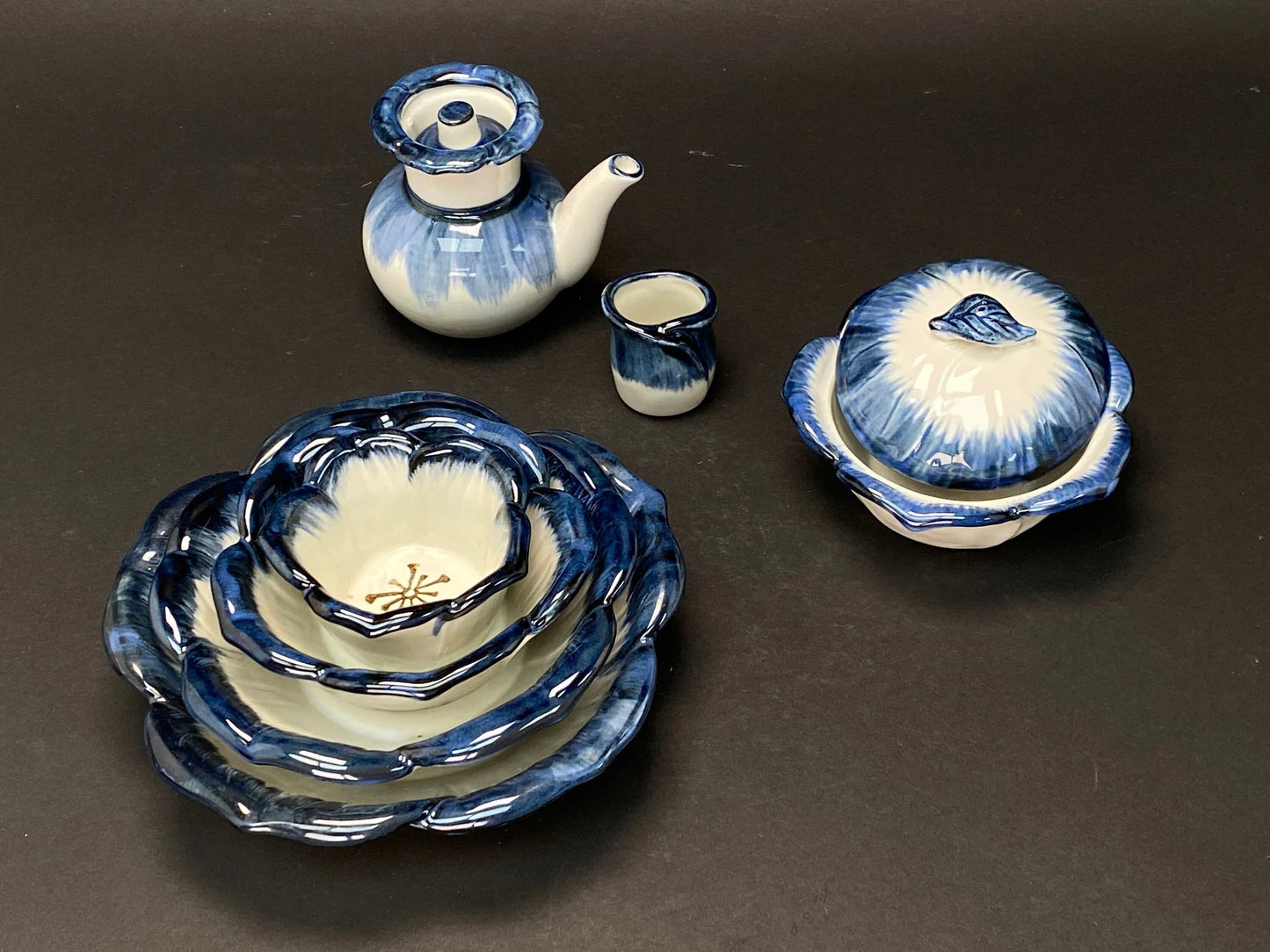 Japanese Ceramic table ware set of 7, sauce bottle, sake cup, lidded bowl, 4 bowls in different size,  Blue and White, Floral design
