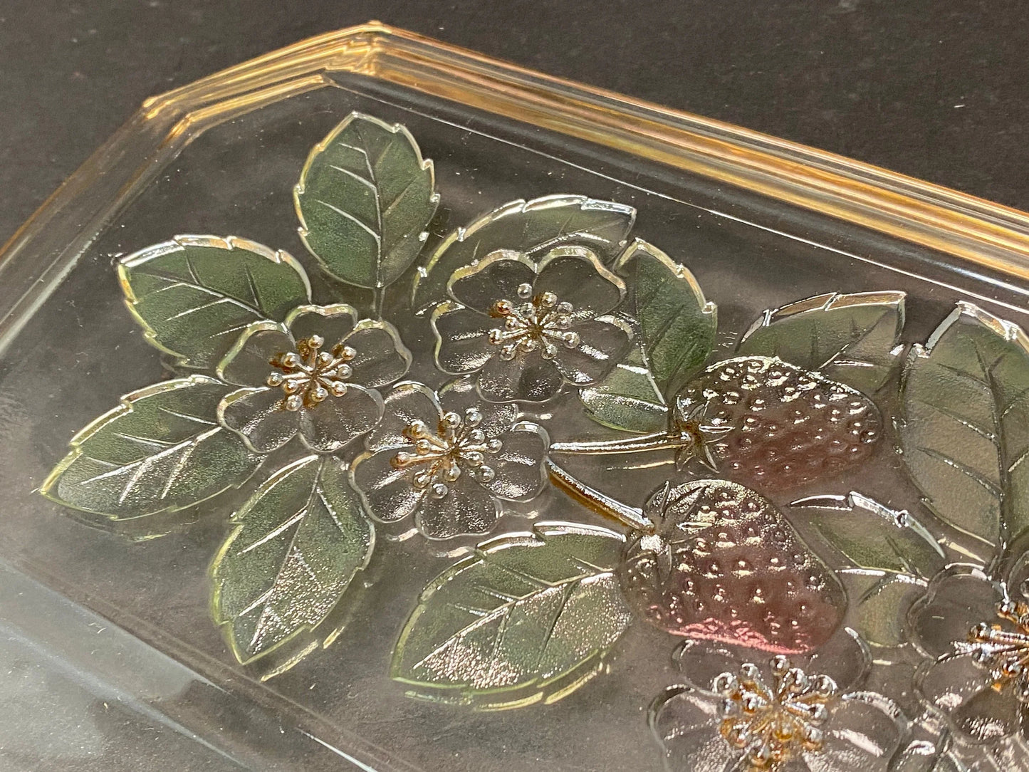 Japanese rectangular 4 pcs Plates set with gift box, Made in Japan, strawberry pattern design glass, Open Box, NEW in original box