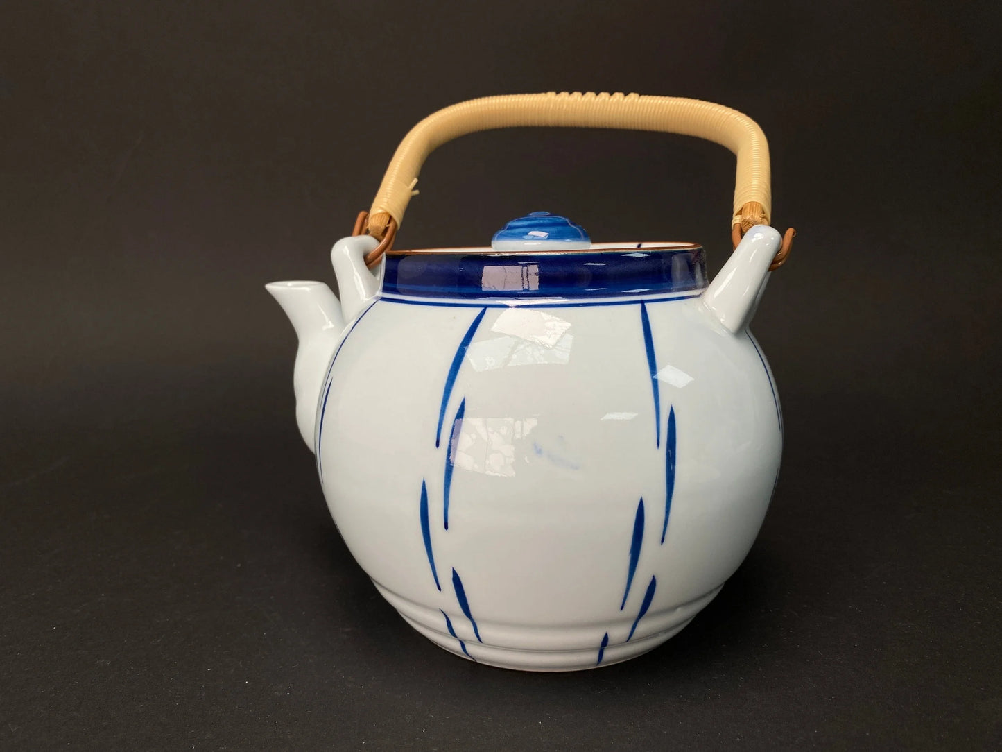 Tea Kettle Set, Japanese Ceramic Tea pot with handle, 2 Tea cups and tea kettle, Ball  shape, Vintage Art Porcelain, Blue and White,Big