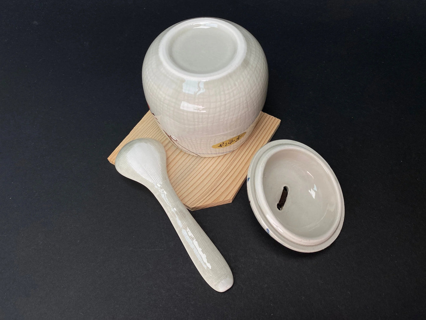Japanese Savory Egg Custard lidded Bowl set with wood mat, Open Box NEW，made in Japan, spoon and wooden pad, base board, cushion