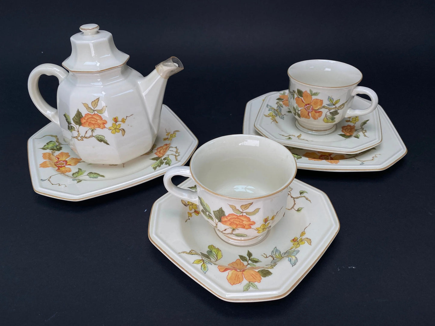 MIKASA Teacup and tea kettle set, Japanese Set Royal Continental MK472, 7 Pc drinkware, Made in Japan