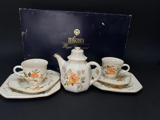 MIKASA Teacup and tea kettle set, Japanese Set Royal Continental MK472, 7 Pc drinkware, Made in Japan