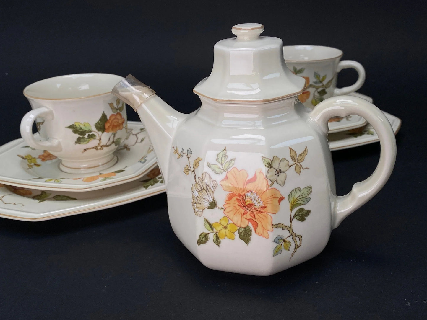 MIKASA Teacup and tea kettle set, Japanese Set Royal Continental MK472, 7 Pc drinkware, Made in Japan