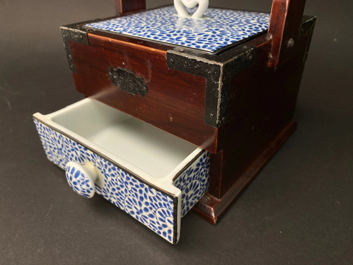 Japanese Ikebana Bucket Vase, 2 layers container, Blue and White Porcelain H10.25" Bamboo pattern