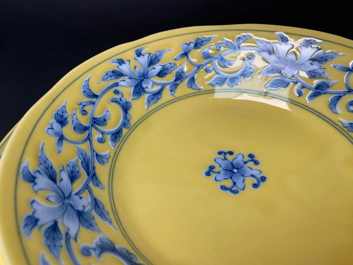 Tachikichi Pair Yellow Floral Confectionery Plates