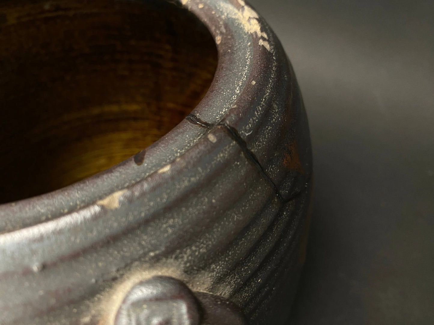 KINTSUGI Bizen ware yaki, Big Kensui with lid, H6.5" Japanese Art Work Pottery, black kintsugi