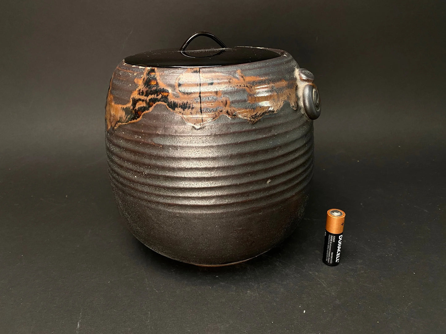 KINTSUGI Bizen ware yaki, Big Kensui with lid, H6.5" Japanese Art Work Pottery, black kintsugi