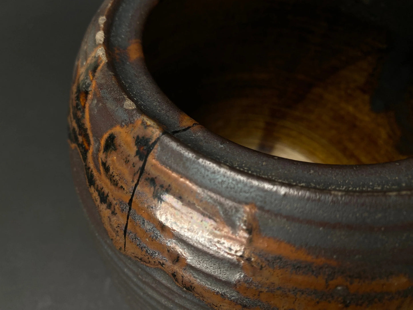 KINTSUGI Bizen ware yaki, Big Kensui with lid, H6.5" Japanese Art Work Pottery, black kintsugi