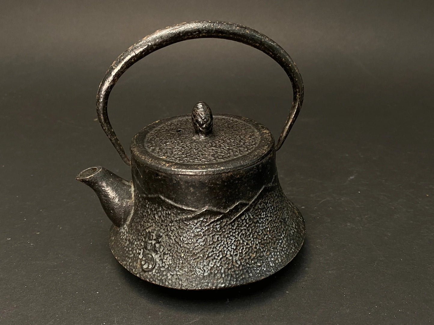 Nanbu Tekki small Black Teapot, Japanese hand Crafted kettle, Antique farm house and pine tree Pattern, 350ml, 12oz w/Infuser, Tea Kettle