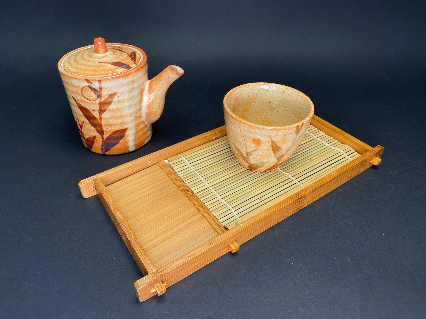 Shigaraki Yaki Tea Cup Set: Japanese Pottery Yunomi with Bamboo Mat, Japanese matcha teacup with mat