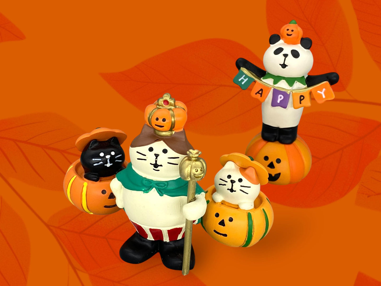 Halloween Pumpkin King Cat Ornament: Japanese Decole Concombre table Decor, black and white cats