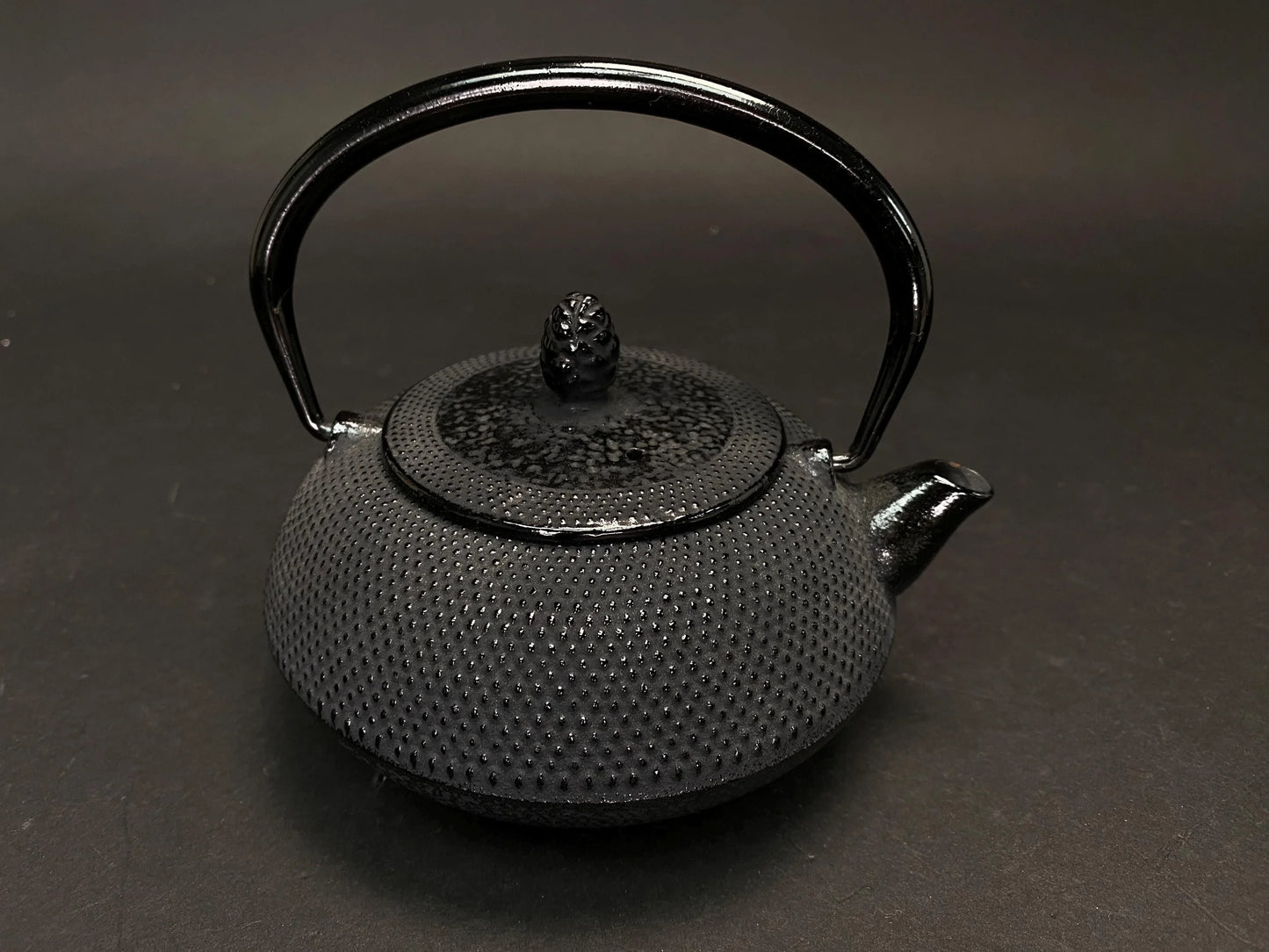 Japanese Tetsubin Nanbu Tekki Teapot Cast iron TEA KETTLE, spotted design, Mint Vintage Teapot, Antique Japan kettle