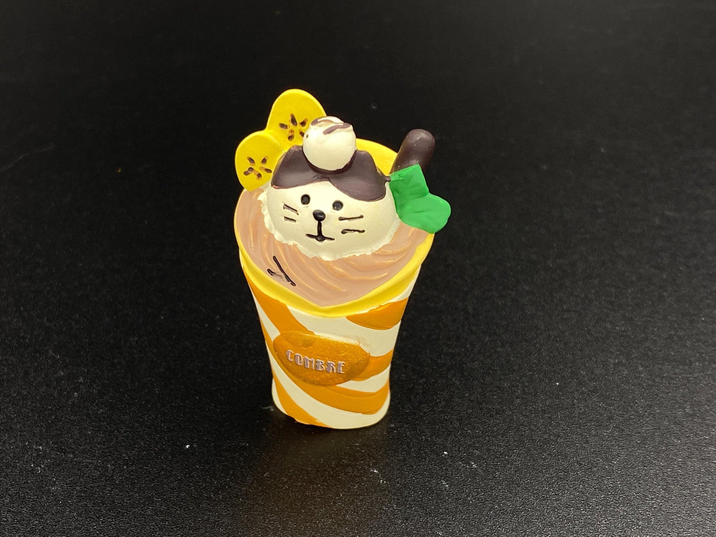Christmas Cat & Dog Miniatures: Zakka Food Design Figurines, Decole Style